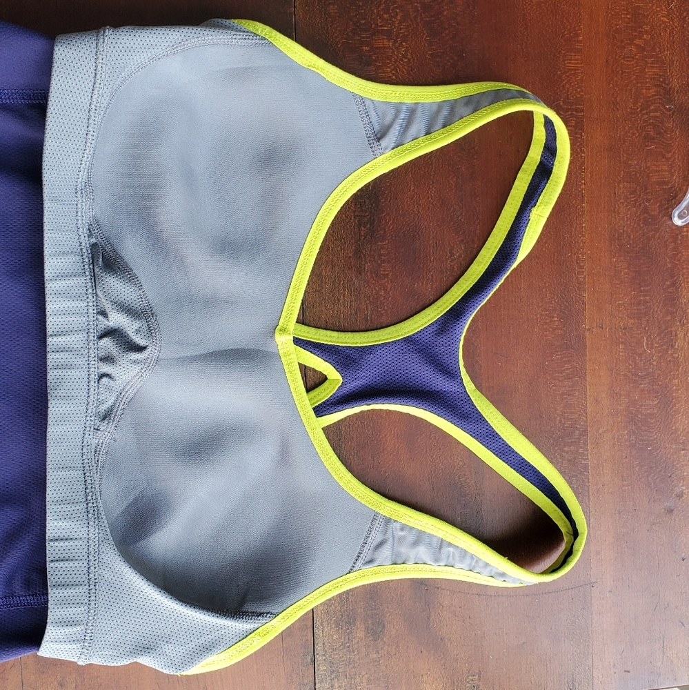 Nike Built-in Bra Racerback Tank - Picture 9 of 9